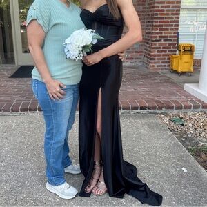 Elegant Black Strapless Prom Gown